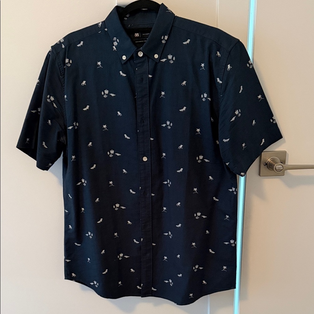 Simons Navy Short-Sleeve Button-Down with Small White Motif